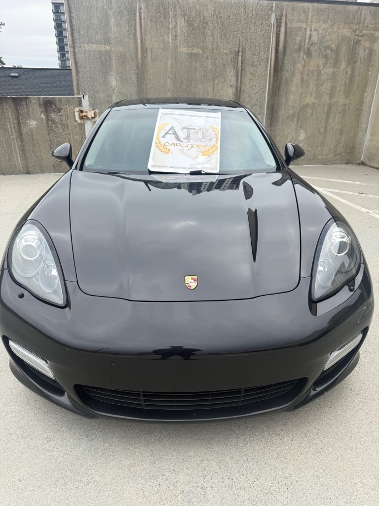 2013 Porsche Panamera Turbo's photo