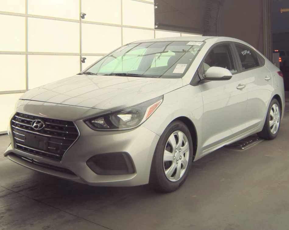 2021 Hyundai Accent SE's photo