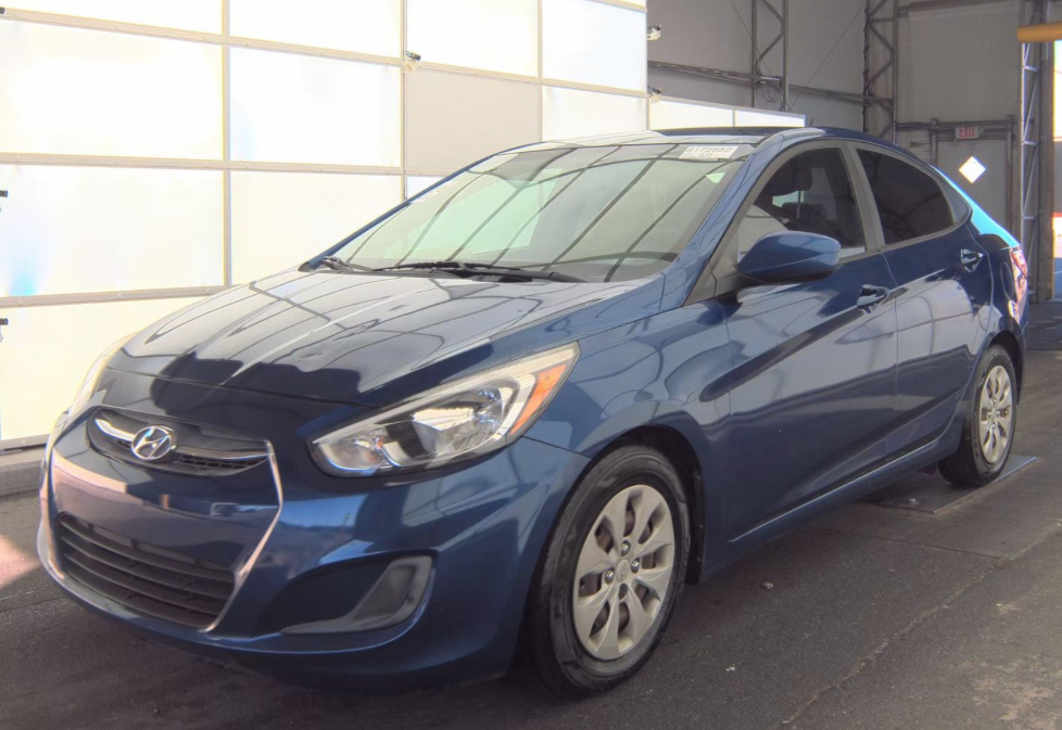 2016 Hyundai Accent SE's photo